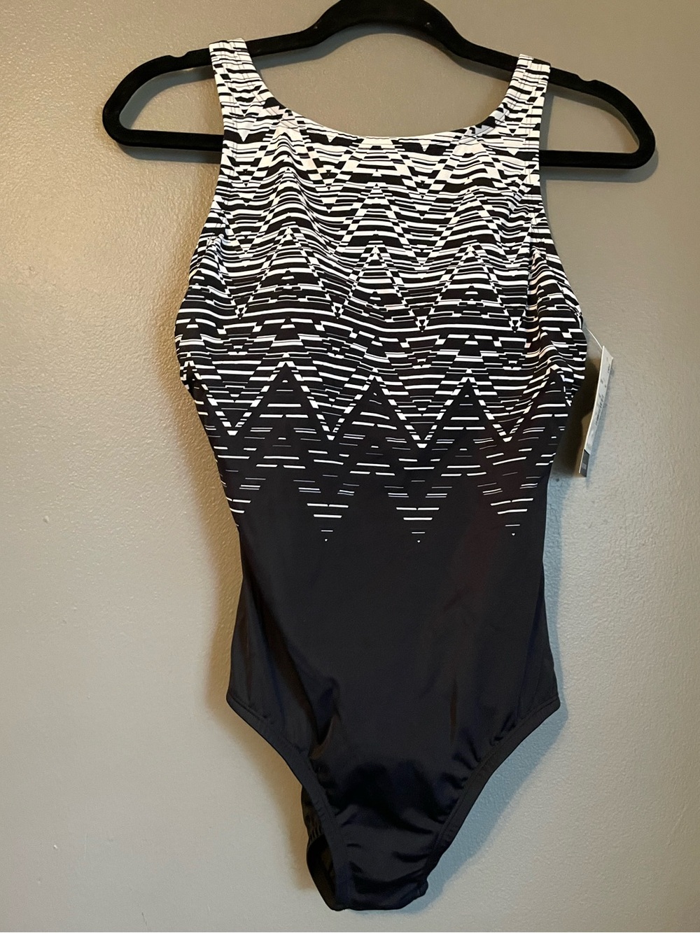 NWT Penbrooke ShapeSolver 8 Womens Scoop Neck Soft Cup One Piece Swimsuit $108!